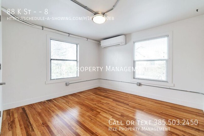 Building Photo - Spacious Avenues 2 Bedroom Available Now!!