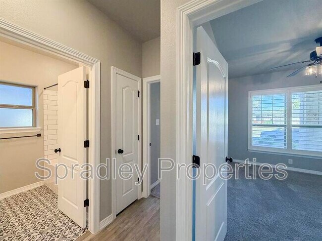 Foto del edificio - 6125 Modena Dr