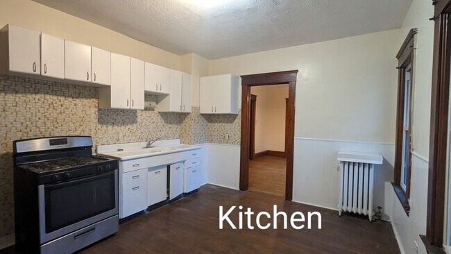 Foto del edificio - 3801 Mapledale Ave