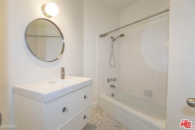 Foto del edificio - 2 br, 2 bath Condo - 11920 Dorothy St Apt 304