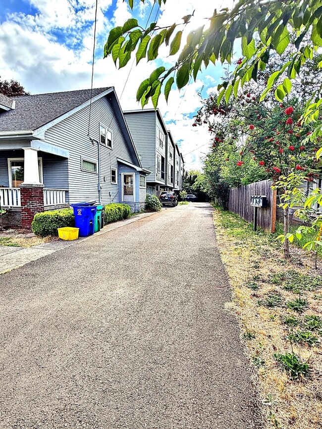 Photo - 4209 SE 80th Ave (Portland, OR) Townhome