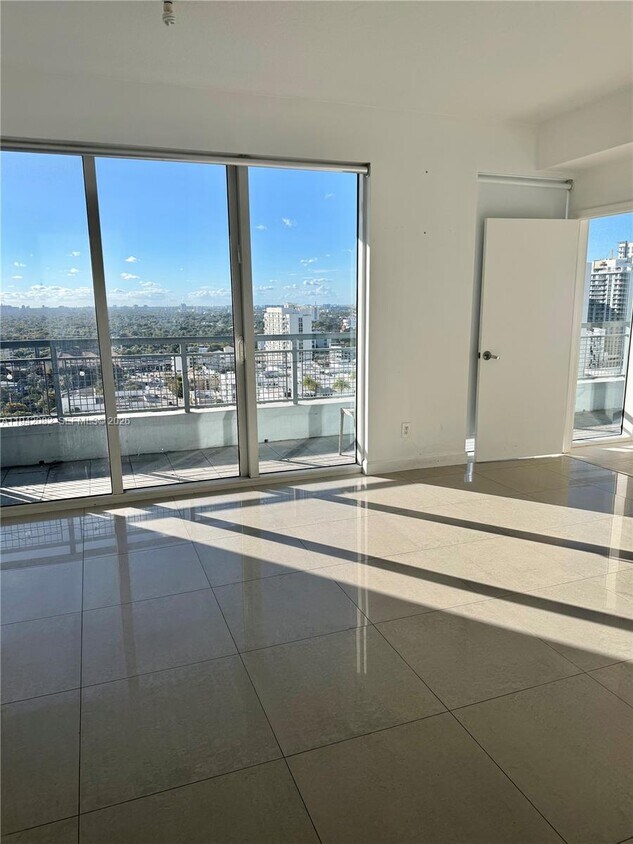 Foto del edificio - 60 SW 13th St