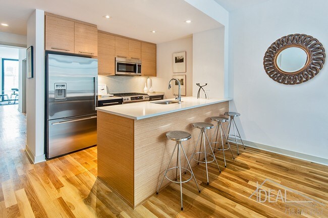 Building Photo - 70 Bayard St