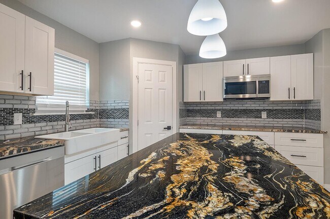 Foto del edificio - 3144 Catamore Ln