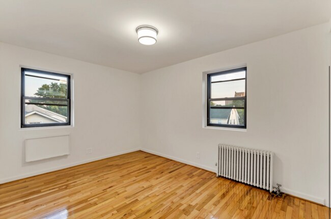 Foto del edificio - 205-16 42nd Ave