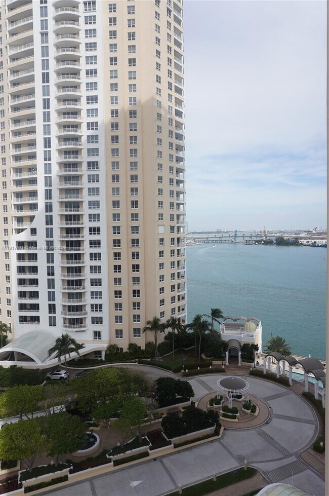 Foto del edificio - 808 Brickell Key Dr