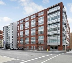 Building Photo - 1300 N St NW