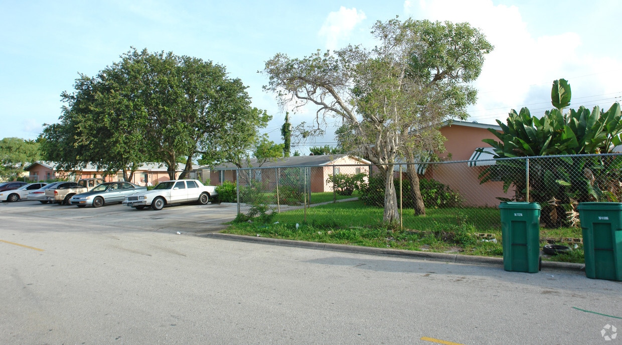 Primary Photo - The Pines Apartments
