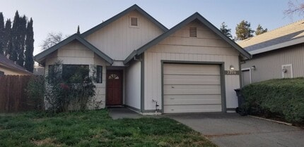 Building Photo - 2210 Calaveras Ave