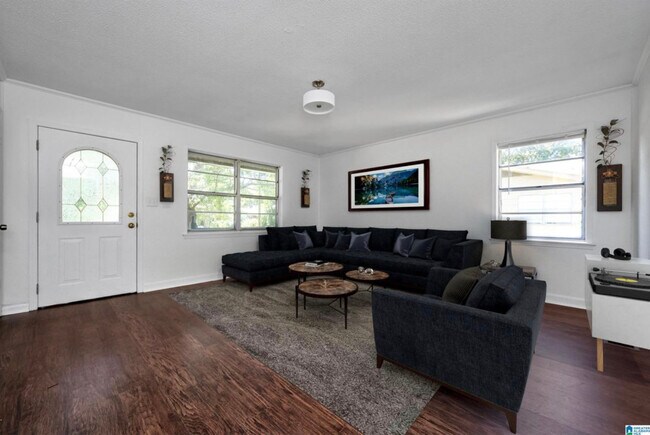 Foto del edificio - 1012 Turner Ln