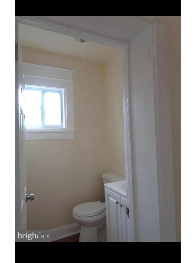 Half bath - 510 W 35th St
