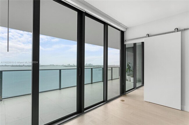 Foto del edificio - 3131 NE 7th Ave