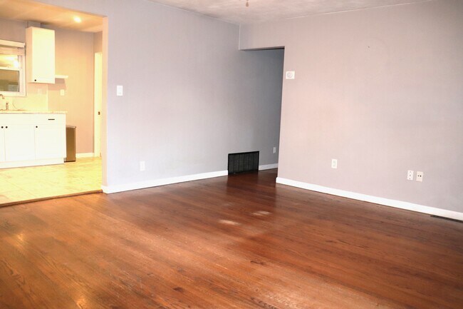 Building Photo - 203 Thomas Terrace