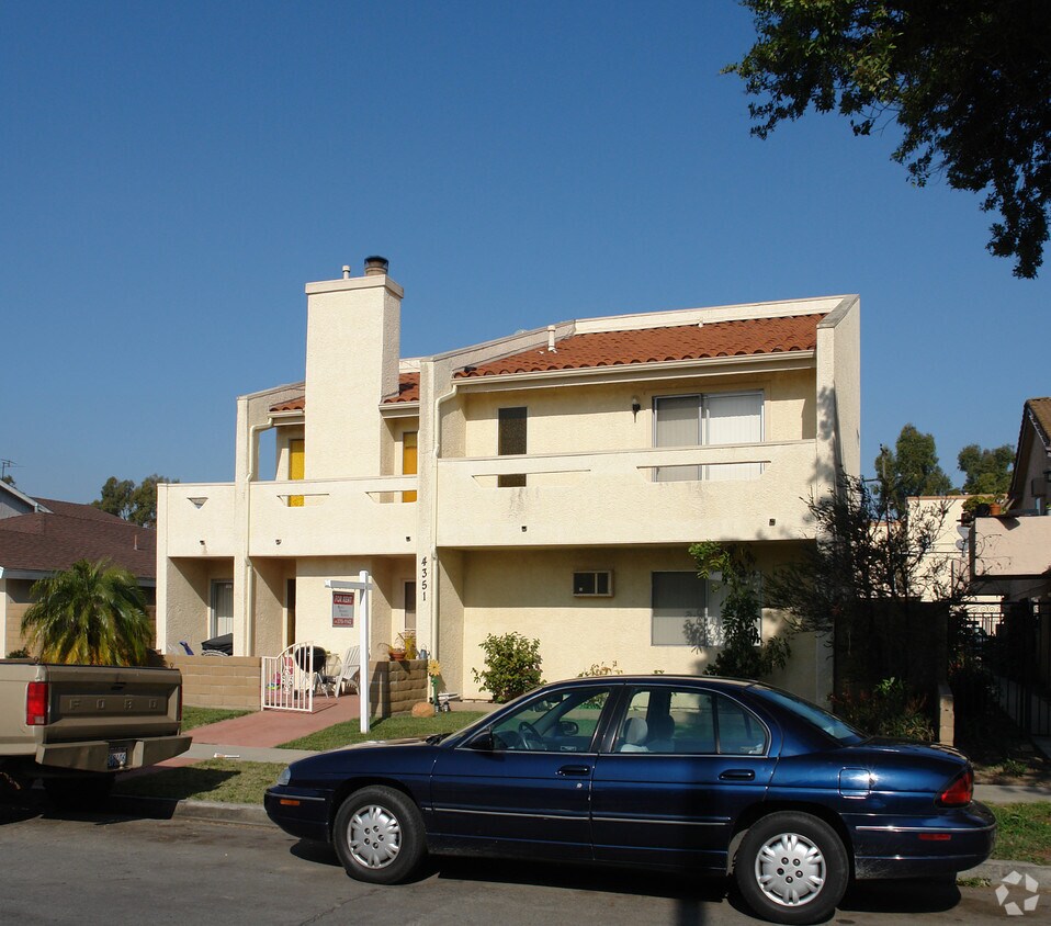 Foto del edificio - 4351 Green Ave