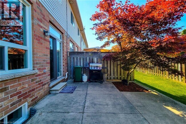 Photo du bâtiment - 110 Marina Point Cres