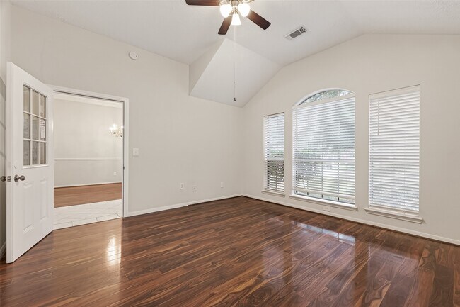 Foto del edificio - 2002 Foundary Dr