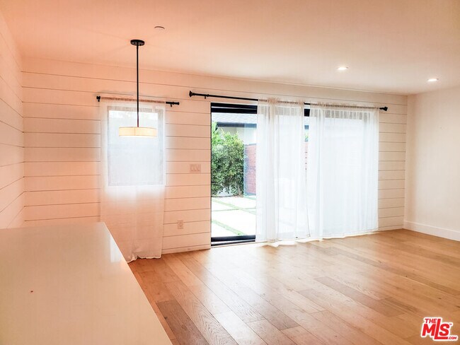 Foto del edificio - 11221 Hannum Ave