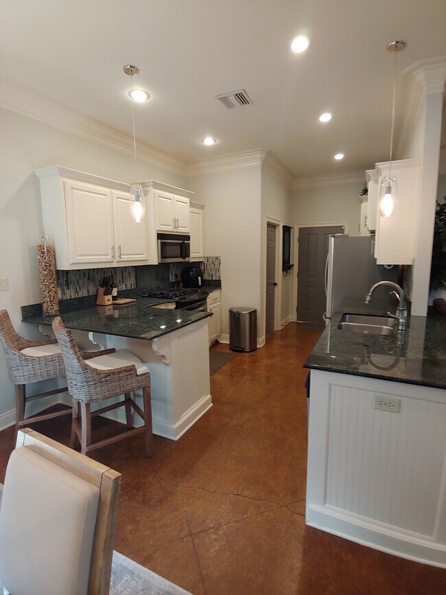 Cocina - 107 Barataria Bay Pt