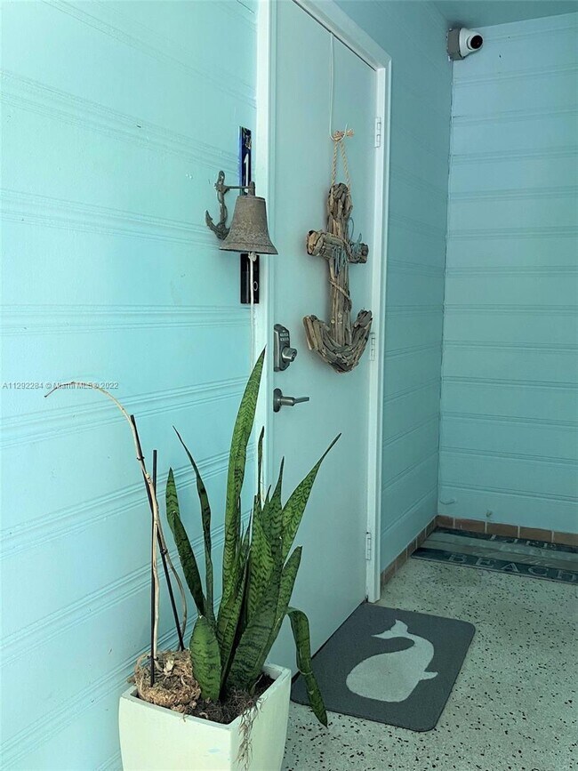 Foto del edificio - 3400 N Surf Rd