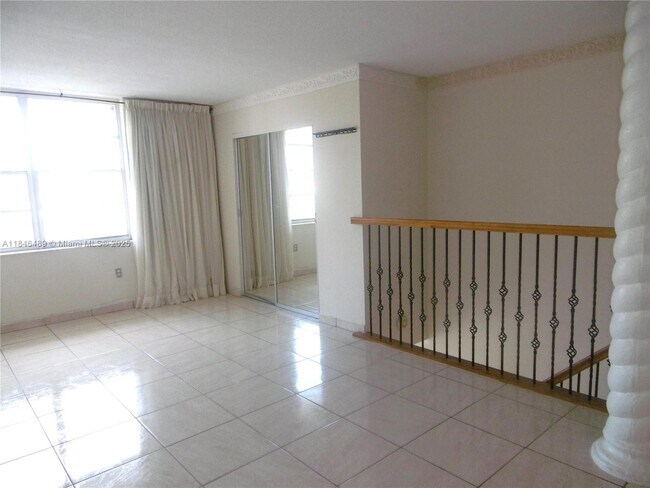 Foto del edificio - 17800 Atlantic Blvd