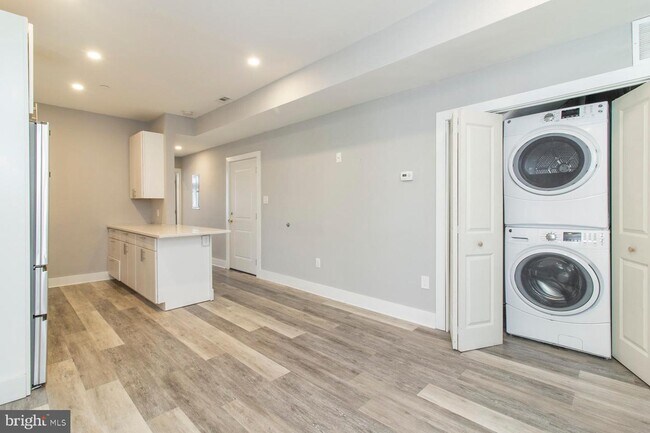 Building Photo - 1316 N 18th St