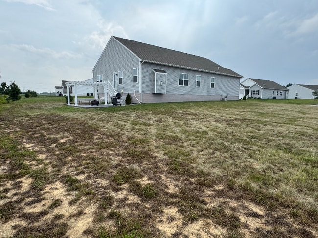 Building Photo - 84 Pontoon Dr