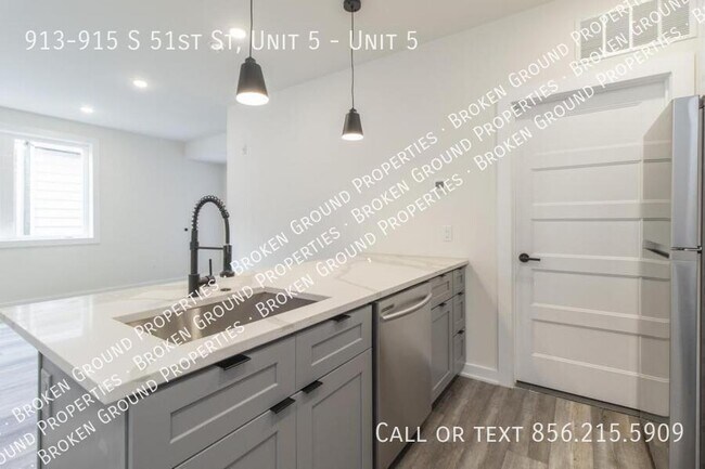Building Photo - 913-915 S 51st St, Unit 5-Unit 5