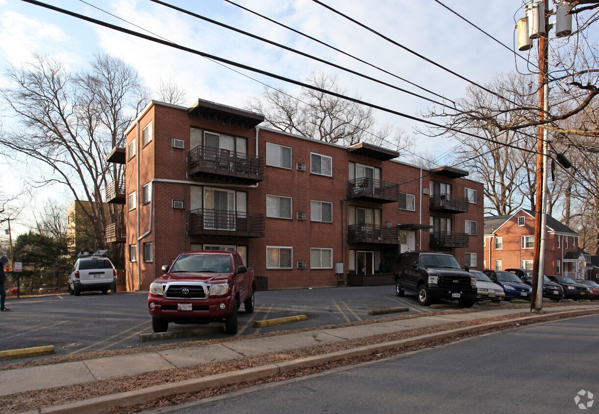 Primary Photo - 8240 Flower Ave