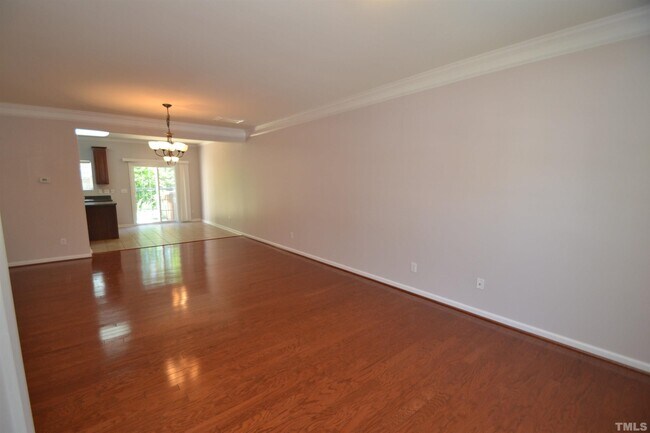 Foto del edificio - 223 Hampshire Downs Dr
