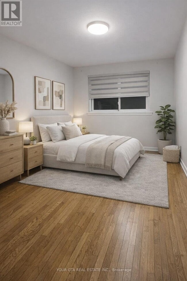 Building Photo - 1867 Sandgate Crescent