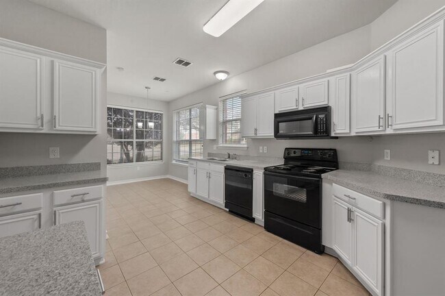 Building Photo - 8628 Forest Highlands Dr