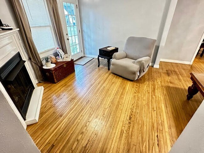 Foto del edificio - A Great, Fully Furnished Home in the Heart...