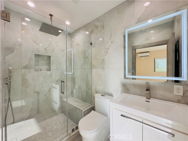 Foto del edificio - 7058 Matilija Ave