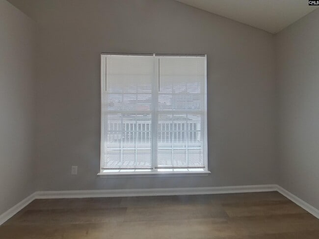 Building Photo - 337 White Gables Dr