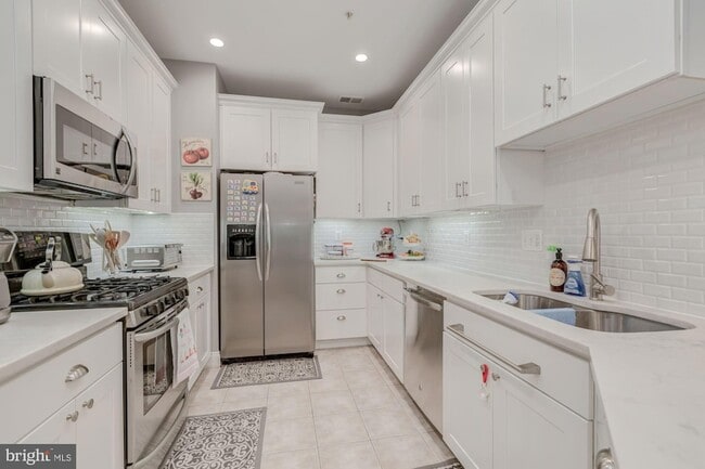 Photo - 5112 Knapp Pl Townhome