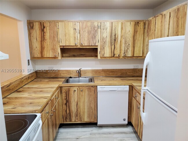 Foto del edificio - 10425 SW 112th St
