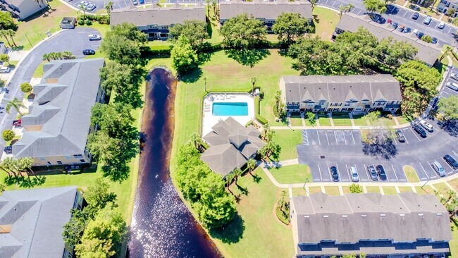 Foto del edificio - 1390 Hampton Park Ln
