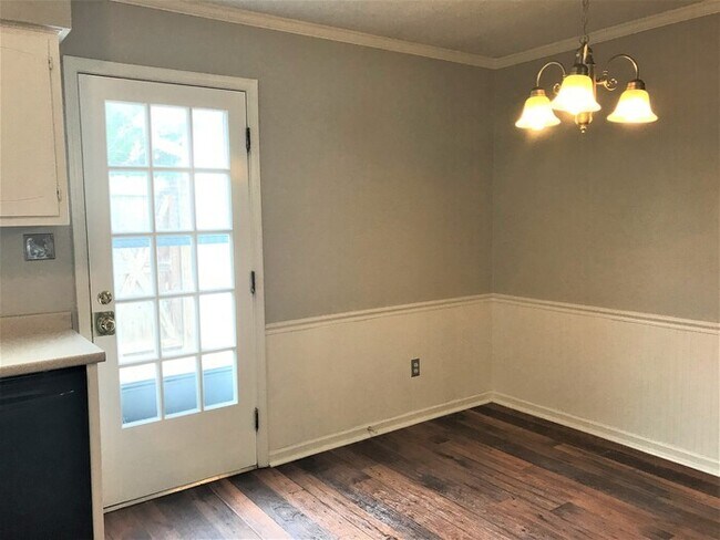 Building Photo - 4614 Lawndale Dr