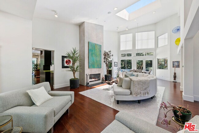Foto del edificio - 6314 Sycamore Meadows Dr