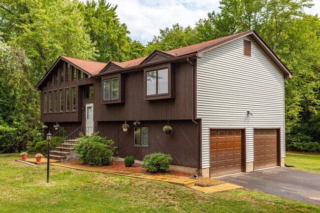 Building Photo - 80 Lancaster Dr