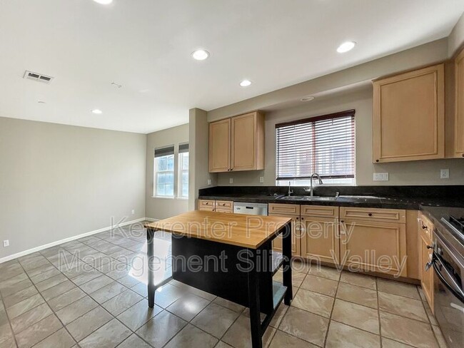 Building Photo - 790 Adeline Ave
