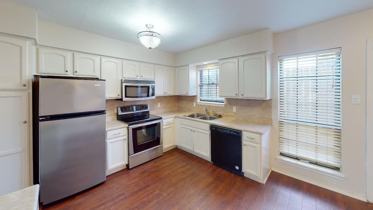 Foto principal - 2/2.5 Condo at Canterbury Near Baylor!