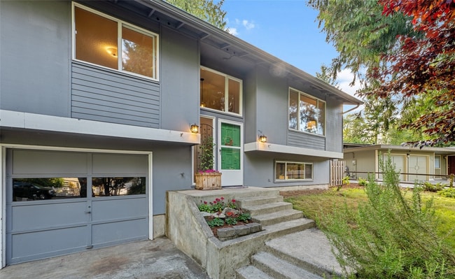 Building Photo - Stunning 4-Bedroom, 2.5-Bath Remodeled Home in Rushmore, Gig Harbor