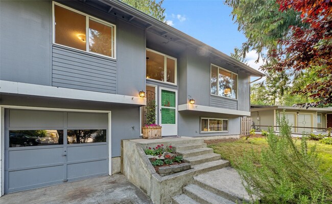 Foto del edificio - Stunning 4-Bedroom, 2.5-Bath Remodeled Home in Rushmore, Gig Harbor