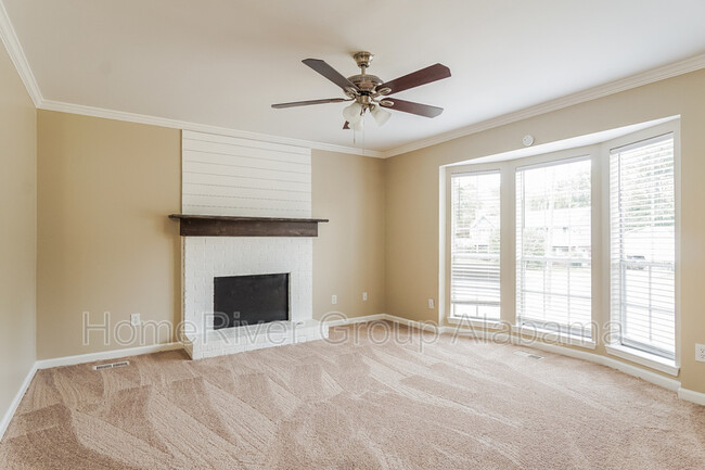 Building Photo - 4814 Pinehurst Dr
