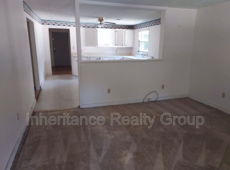 Building Photo - 4615 Holly Ave