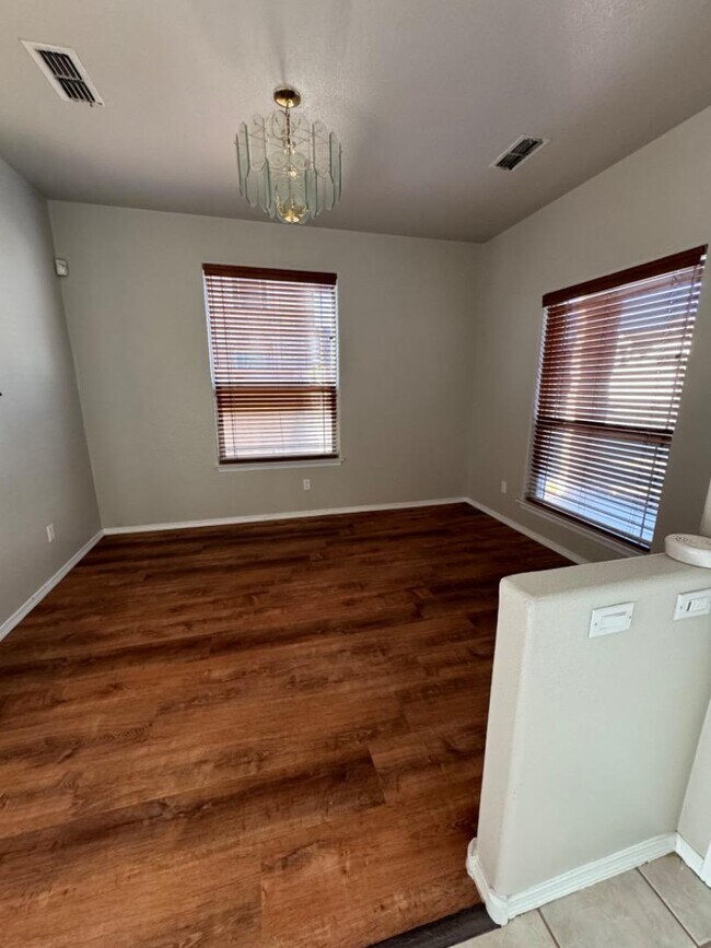 Foto del edificio - 10459 Chandler Dr NW