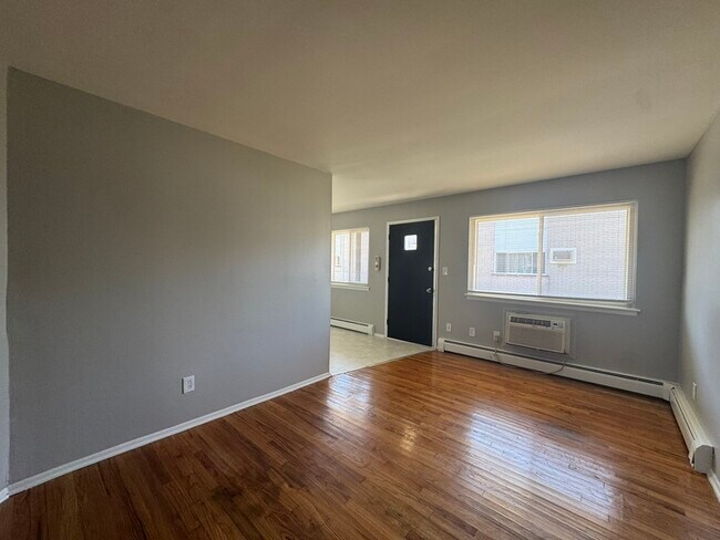 Building Photo - 580 Harrison Blvd