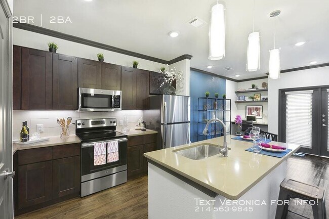 Building Photo - TSR Apartments