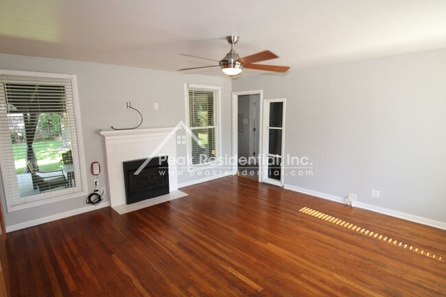 Building Photo - 2 br, 1 bath House - 2401 Cathay Way